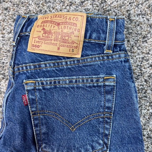 Vintage Levi's 560 Women's 24x29 Loose Fit Straight Jeans Made USA Dark Wash 90s - Picture 10 of 10